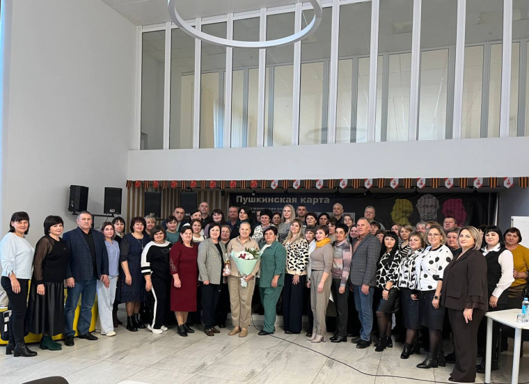 Тренинг «Командный дух: построение эффективной команды», автором тренинга является Татьяна Анатольевна Бочарова.