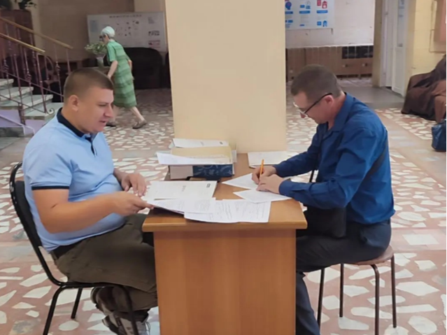Работа межведомственной комиссии по приёму документов от жителей закрытых населённых пунктов продолжается.