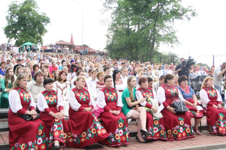 -так назывался фестиваль  памяти о великой русской певицы Людмилы Зыкиной, который состоялся  вчера в Грайвороне..