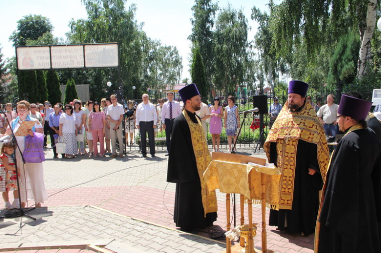 8 июля, в  День семьи, любви и верности, в Грайвороне состоялся I районный фестиваль православных семей  «Отдохнем по-семейному»..