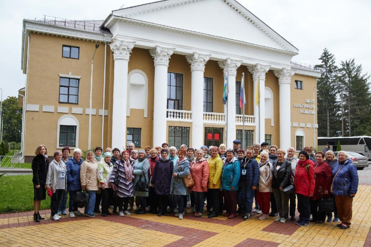 Экскурсионная группа из Яковлевского округа в рамках проекта «К соседям в гости» посетила Грайворонский округ.