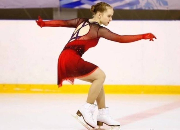 Грайворонская фигуристка Полина Светличная выполнила второй спортивный разряд.