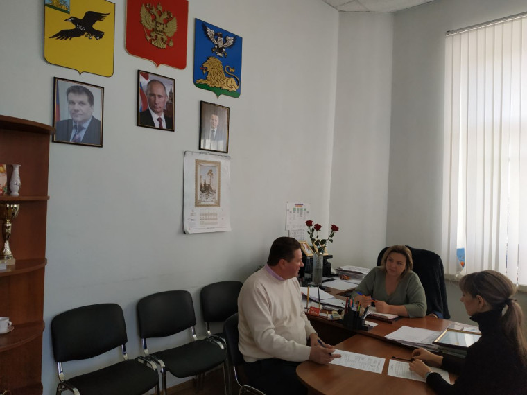 Сегодня состоялась рабочая встреча с представителями  местного отделения партии «ЕДИНАЯ РОССИЯ»..