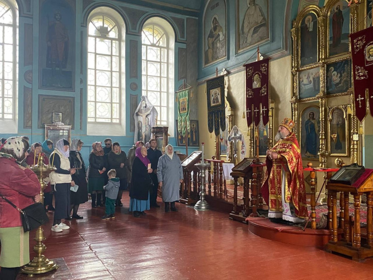 В день памяти святых жен-мироносиц в храмах Грайворонского городского округа отметили православный женский день.