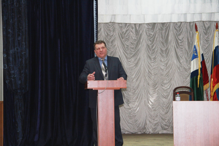 Глава администрации округа Геннадий Бондарев представил отчет о результатах деятельности 2018 года и перспективах развития 2019 года.