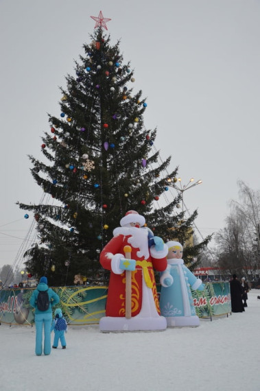 45 юных жителей Грайворонского района побывали в минувшую субботу на Рождественской епархиальной елке, состоявшейся по благословлению епископа Губкинского и Грайворонского Софрония..