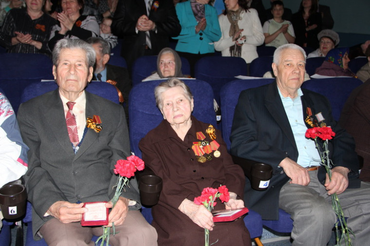 Вчера в Грайвороне состоялась торжественная церемония вручения юбилейных медалей «70 лет Победы в Великой Отечественной войне 1941 - 1945гг.».
