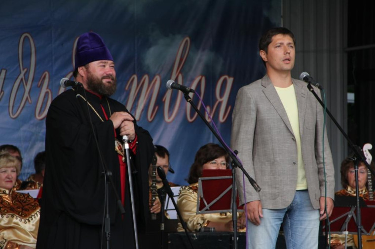 -так назывался фестиваль  памяти о великой русской певицы Людмилы Зыкиной, который состоялся  вчера в Грайвороне..