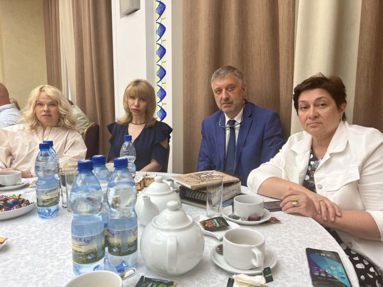 9 июня в Белгородской митрополии состоялось заседание Белгородского отделения Всемирного Русского Народного Собора.