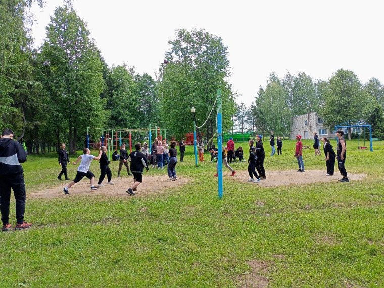 Как дети из Грайворонского горокруга проводят время в детском лагере в Ярославской области.