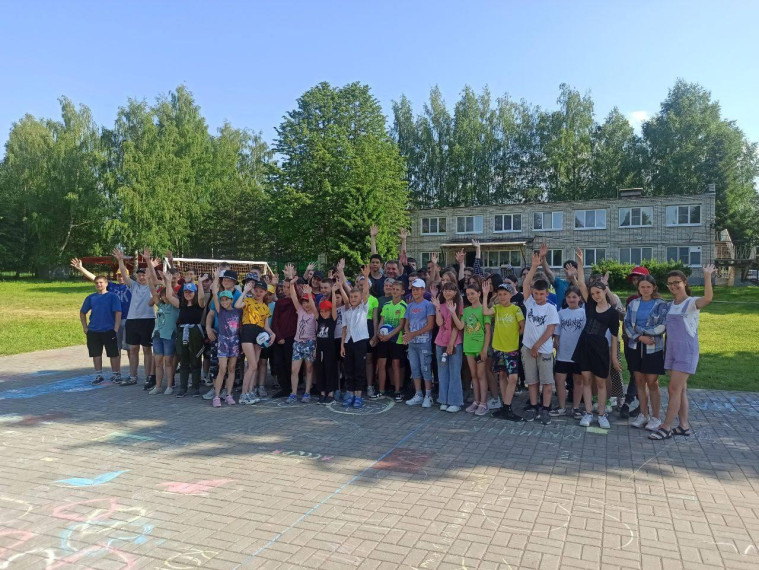 Как дети из Грайворонского горокруга проводят время в детском лагере в Ярославской области.