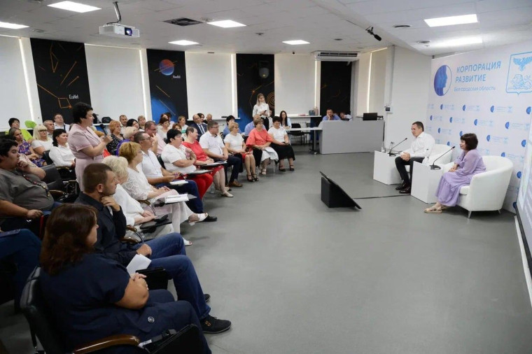 10 августа представители некоммерческих организаций региона-победители второй региональной субсидии встретились с губернатором Вячеславом Гладковым.