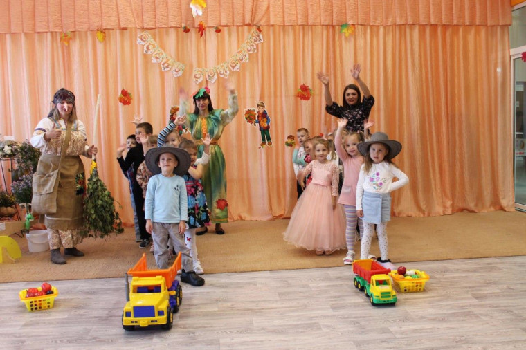 В детский сад «Капелька» заглянул осенний праздник.