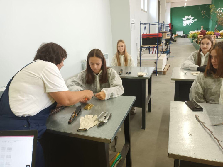 Грайворонские школьники прошли профессиональные пробы на базе Борисовского агромеханического техникума.