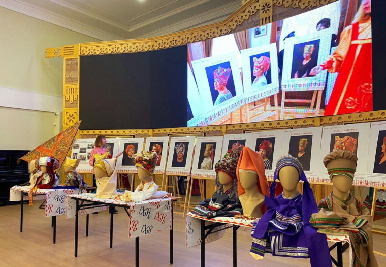 Презентация уникальной выставки «Как с картины» прошла в музее народной культуры города Белгорода.